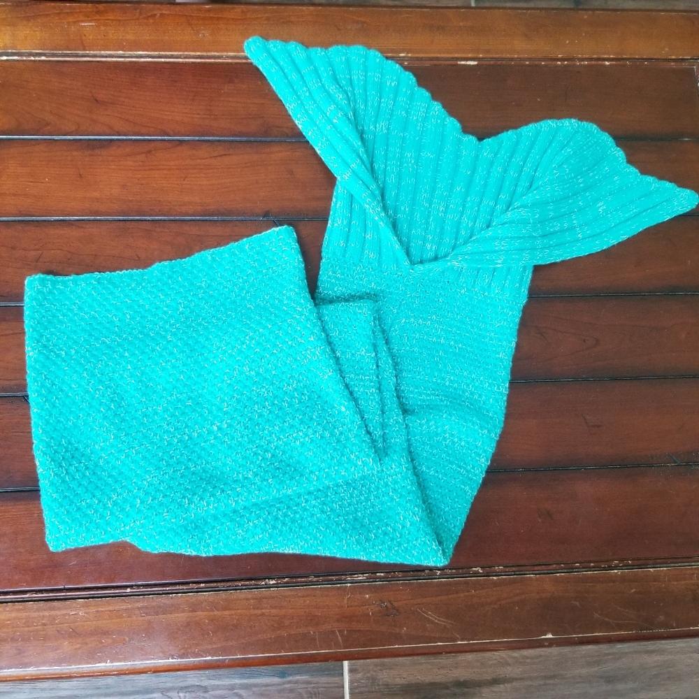 🧜‍♀️Teal Crochet Mermaid Tail Blanket